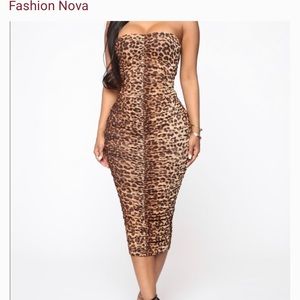 Medium long strapless dress